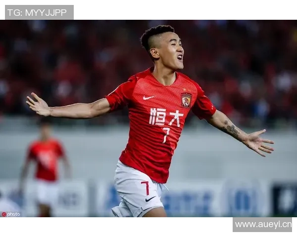 中超联赛历史回顾与发展历程探析：从创立初期到现今的变革与挑战